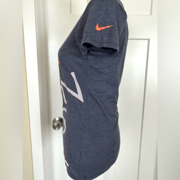 Nike NFL Team Apparel Denver Broncos Graphic V-Neck T-Shirt Small - Picture 5 of 6